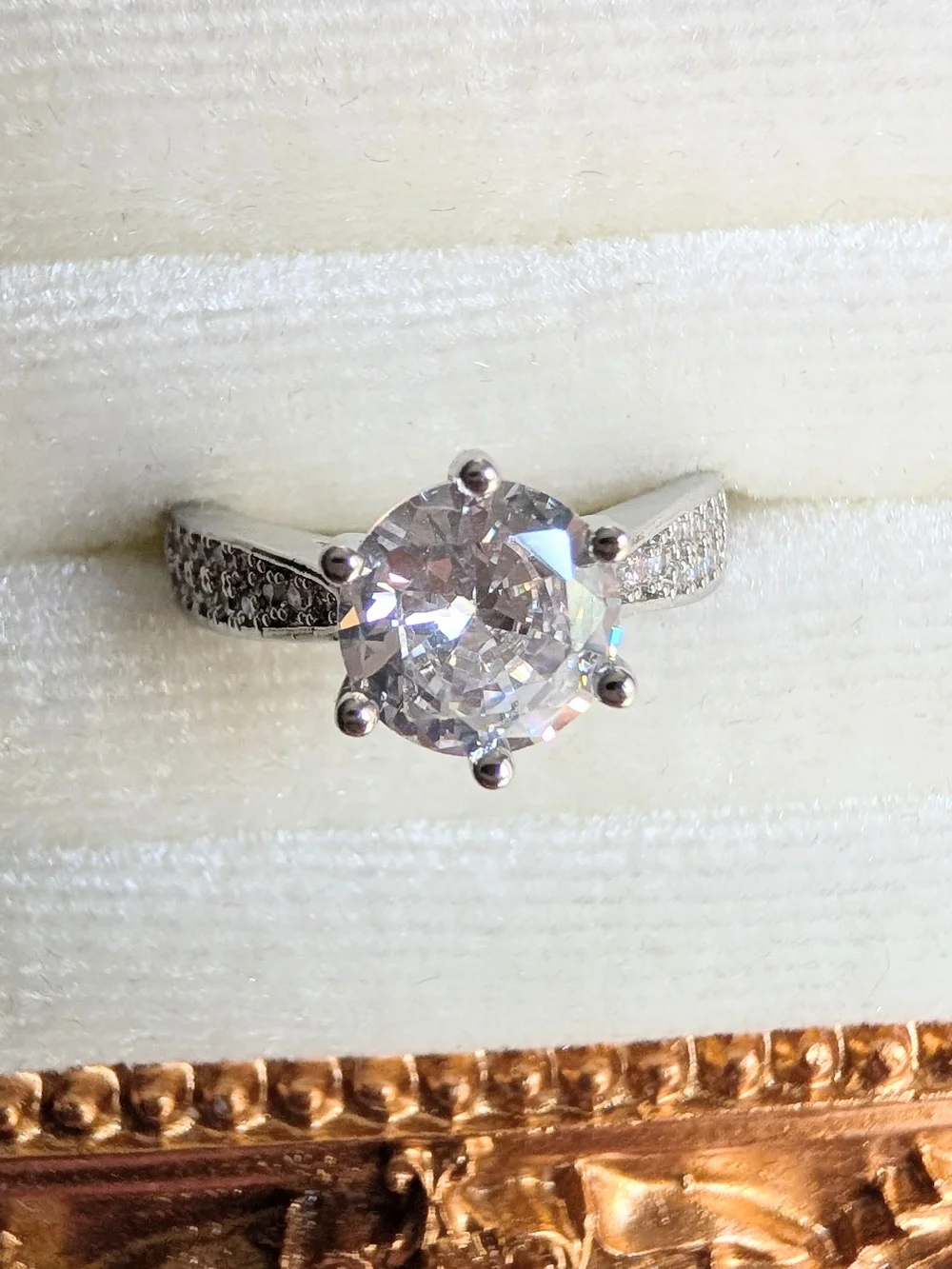 Beautiful Moissanite and Silver ring that sparkles Sz 6, 7, 6.75 💎⚜️💎